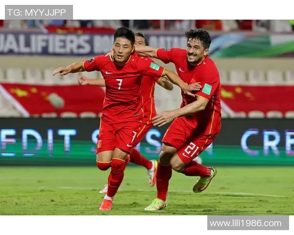 昔日辉煌今成落魄足球球星在尘封记忆中寻回失落的尊严